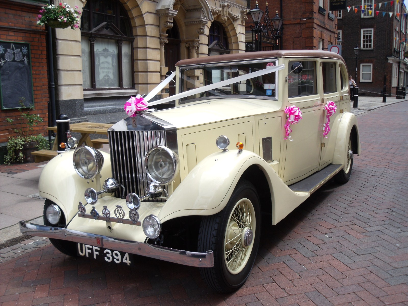 vintage car for wedding